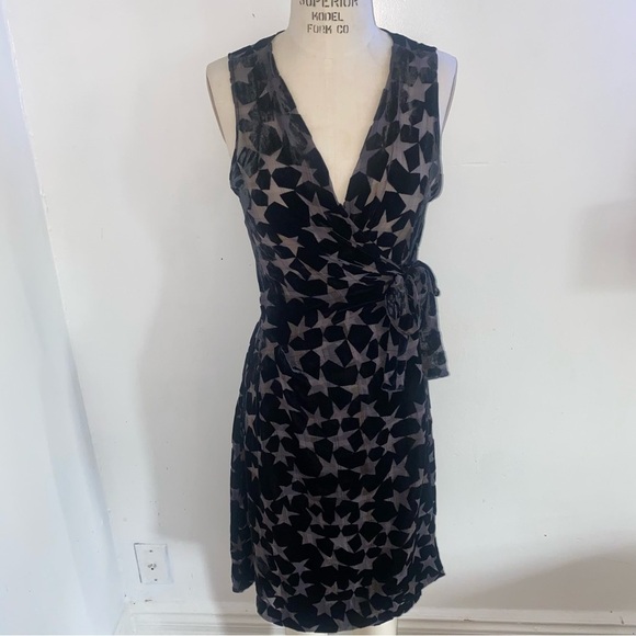 Lilith star sheer wrap around silk blend dress - Picture 2 of 7
